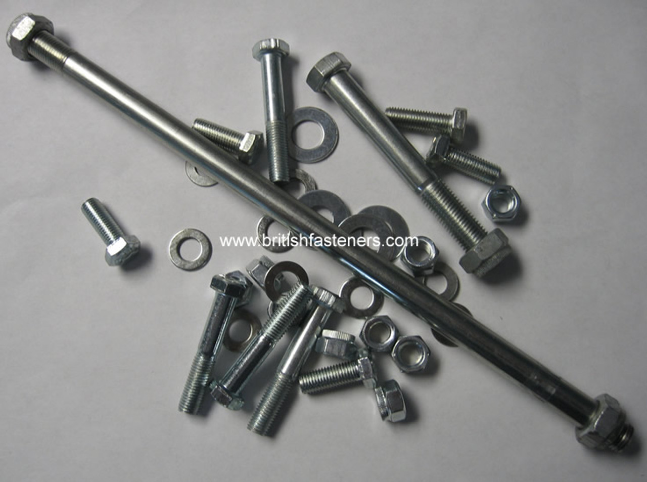 TRIUMPH 71-72 T140 STUD & BOLT KIT - (C1029)