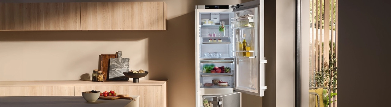 Freestanding Fridge Freezers