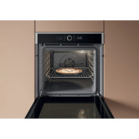 HOI4S8PM0XUK_SS - Oven in kitchen shot