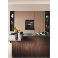 HOI4S8PM0XUK_SS - Oven in kitchen shot