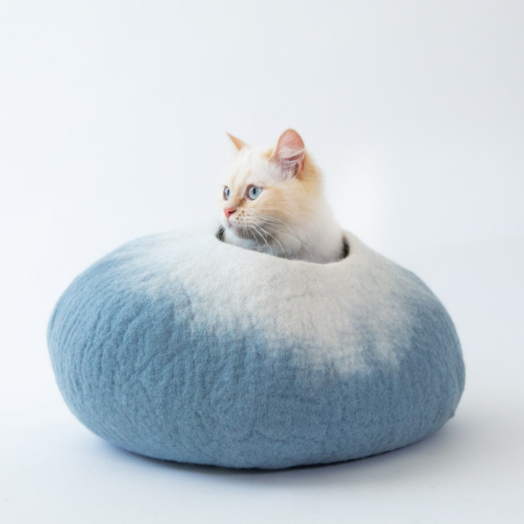 Homeroots Sky Blue And White Cat Cave Bed 397176