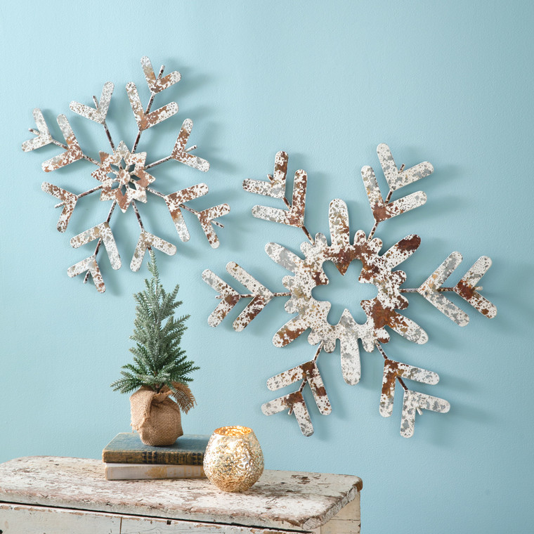 CTW Home Set Of Two Distressed Metal Snowflakes 530445