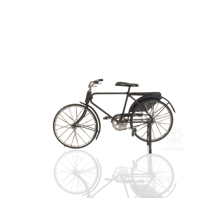 Homeroots Vintage Bicycle Sculpture 401156