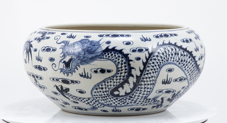 Blue And White Shallow Bowl Dragon Motif 1609B By Legend Of Asia
