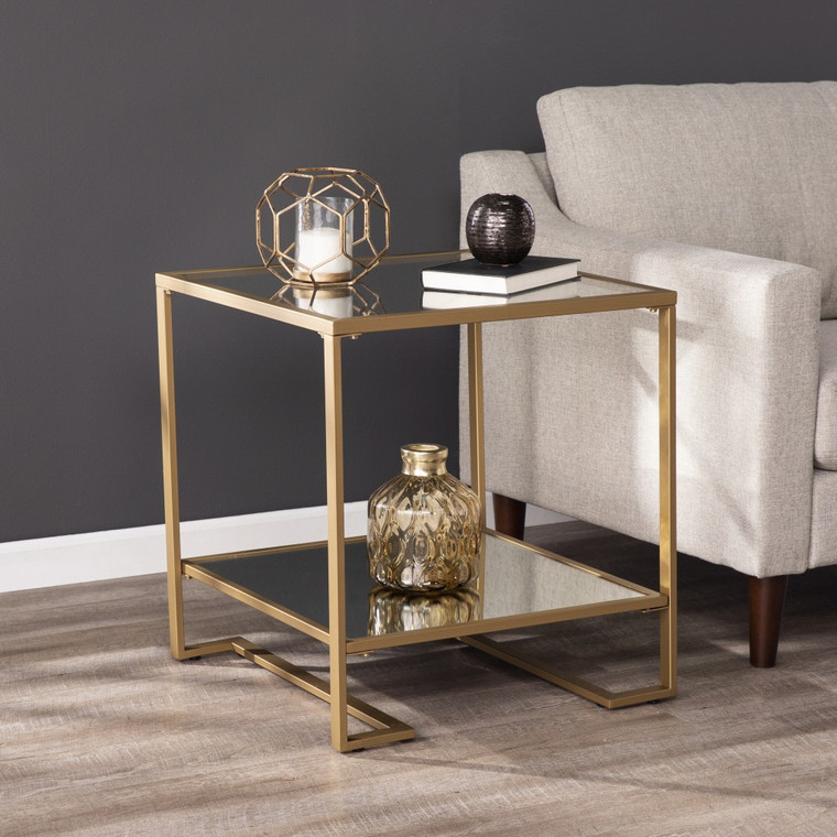 Homeroots 24" Gold Glass And Iron Square Mirrored End Table With Shelf 402483