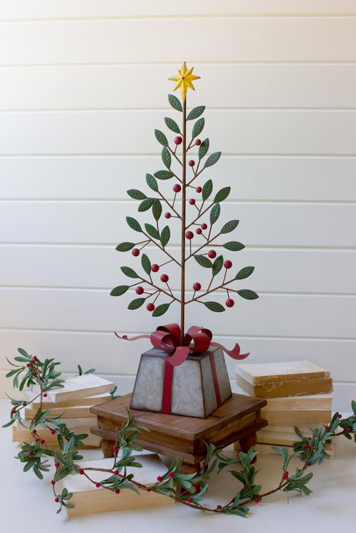 Painted Metal Christmas Tree With Gold Star CZG1464 By Kalalou