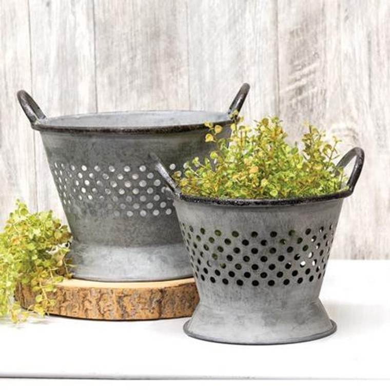 Weathered Tin Colander 8" GM10226 By CWI Gifts