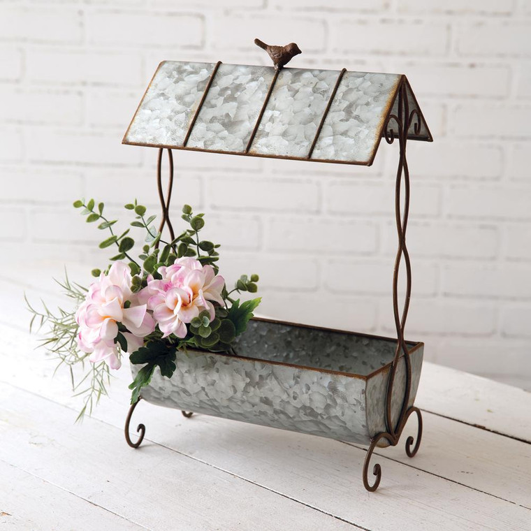 CTW Home Rustic Planter With Roof 420182