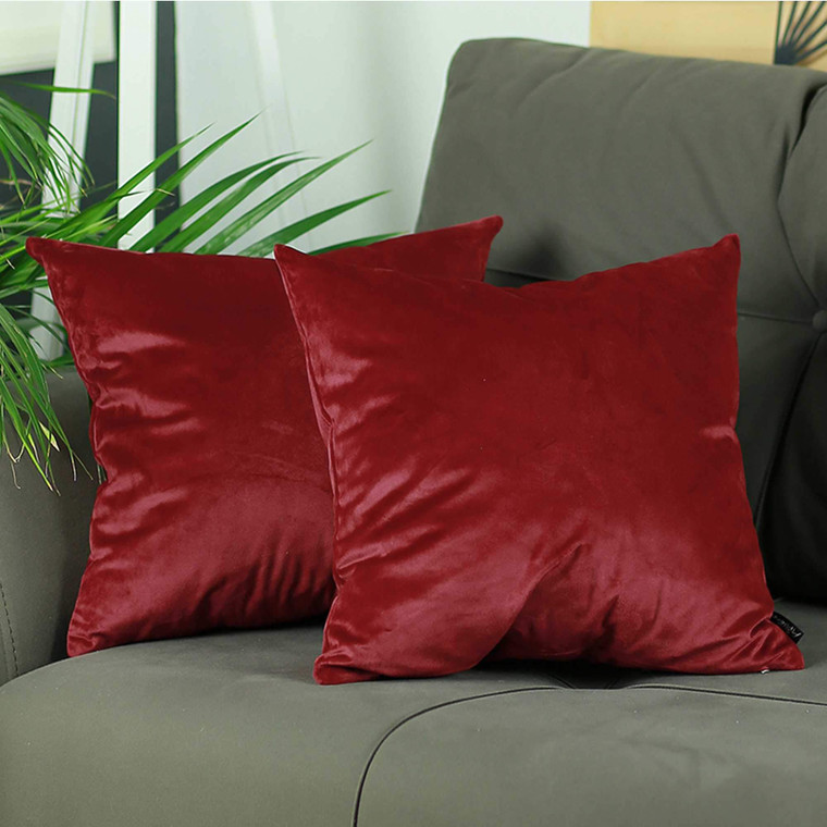Homeroots 18"X 18" Red Velvet Carmine Decorative Throw Pillow Cover 2 Pcs In Set 355372