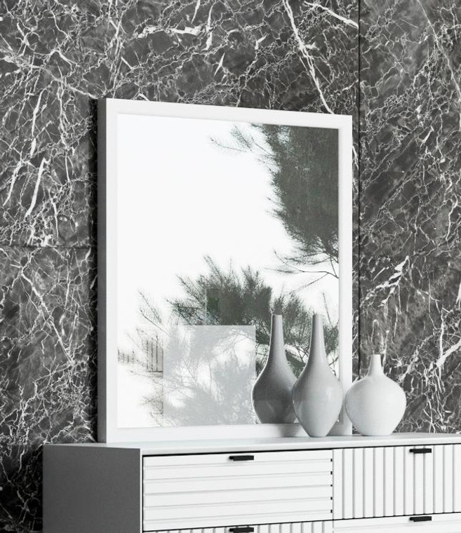 VIG Furniture VGMABH-586-WHT Nova Domus Valencia Contemporary White Mirror