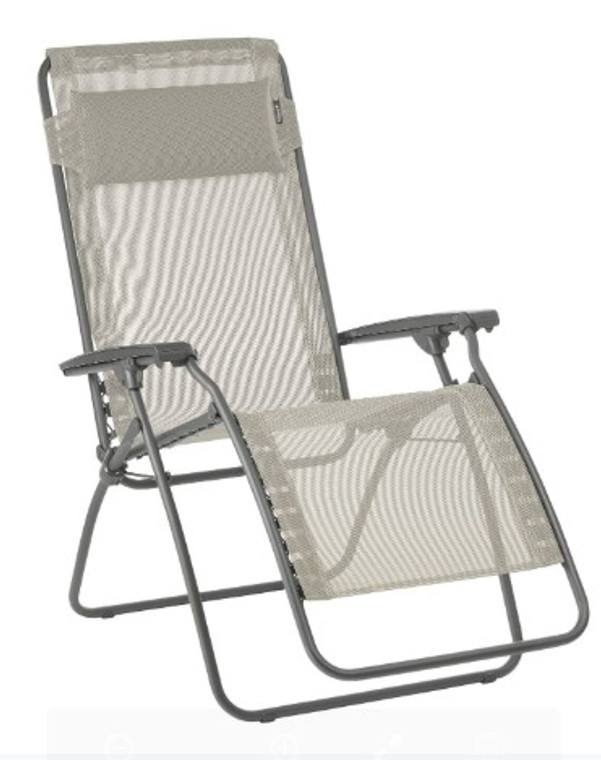 Homeroots 26.8" X 64.2" X 44.9" Seigle Powder Coated Multi-Position Folding Recliner 373473