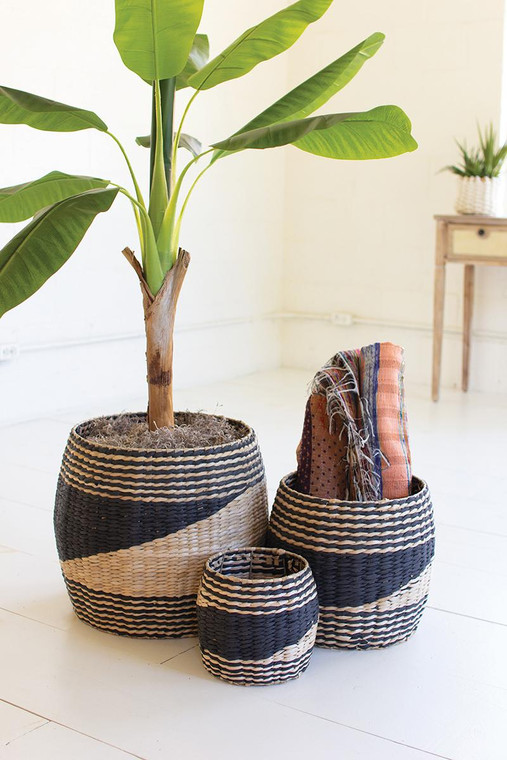 Set Of Three Round Black And Natural Seagrass Baskets CCH1163 By Kalalou