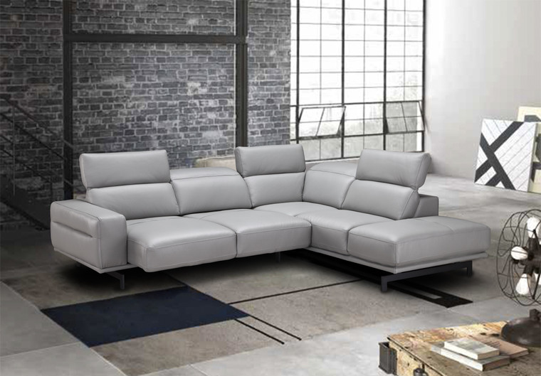 J&M Davenport Light Grey Sectional In Right Facing 17981-RHFC