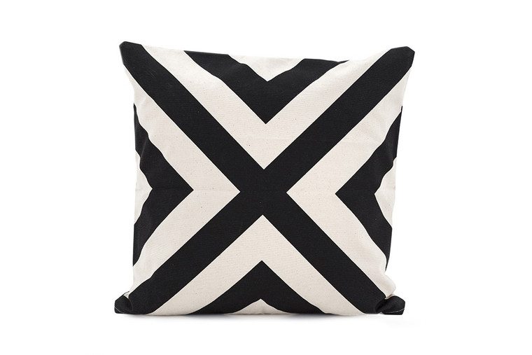 Homeroots (Set Of 2) Black And Ivory Cross Decorative Accent Pillows 384407