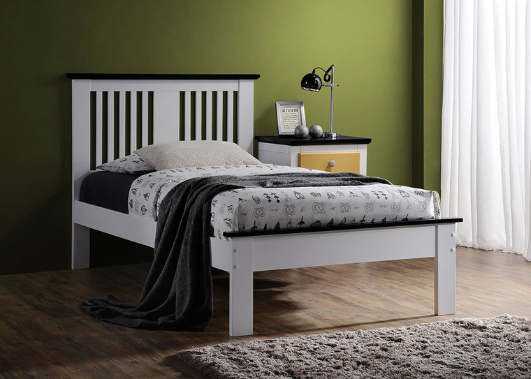 Homeroots Queen Bed, White & Black - Poplar Wood White & Black 285295