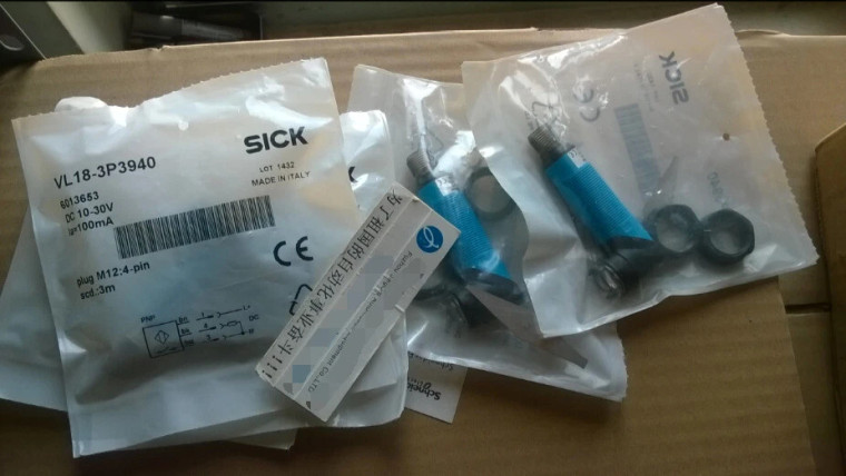 Sick VL18-3P3940