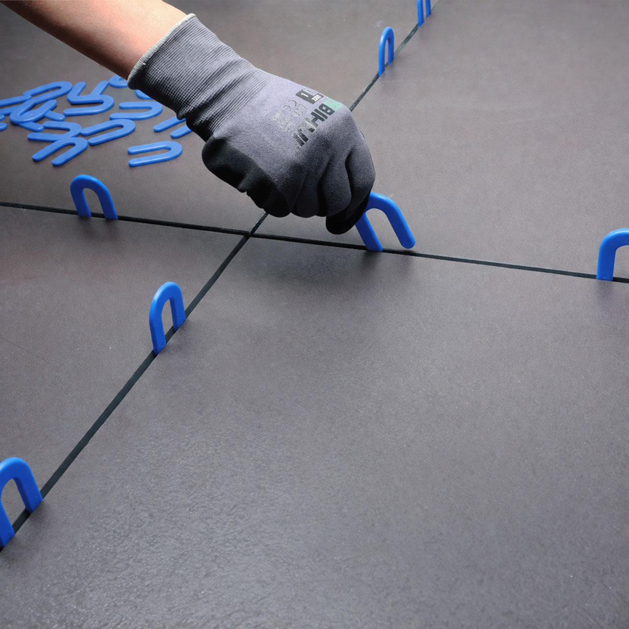 Bihui Blue Horseshoe Shim 1.5mm (1/16") - 400 per tub - BU-HSB400