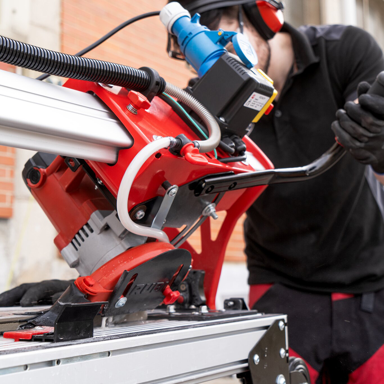 Rubi DL-125 Wet Cut Bridge Saw 1800w - 124cm - Inc 230v Cable - 56924