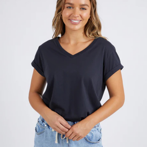 MANLY V TEE - BLACK