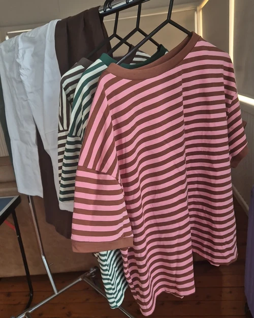 ZOI STRIPE TEE- GREEN/BEIGE