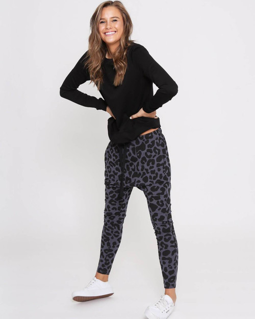JORDAN JOGGERS -GUNMETAL-CHARCOAL SIZE 
