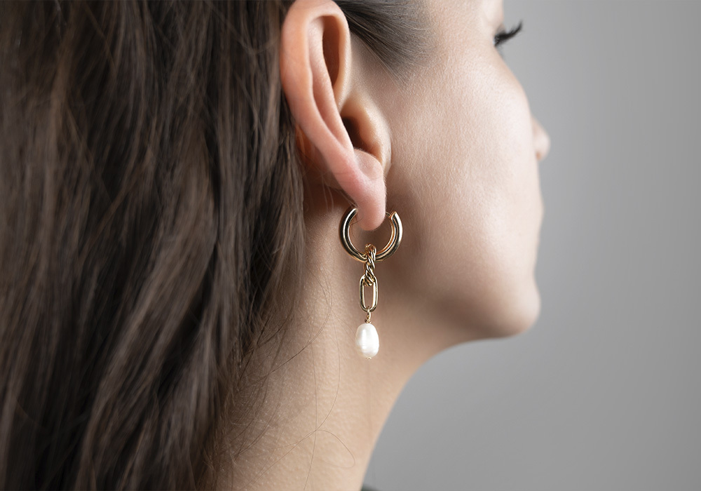 Perforación del lóbulo en Farmacia Las Canteras, en Puerto Real, Cádiz