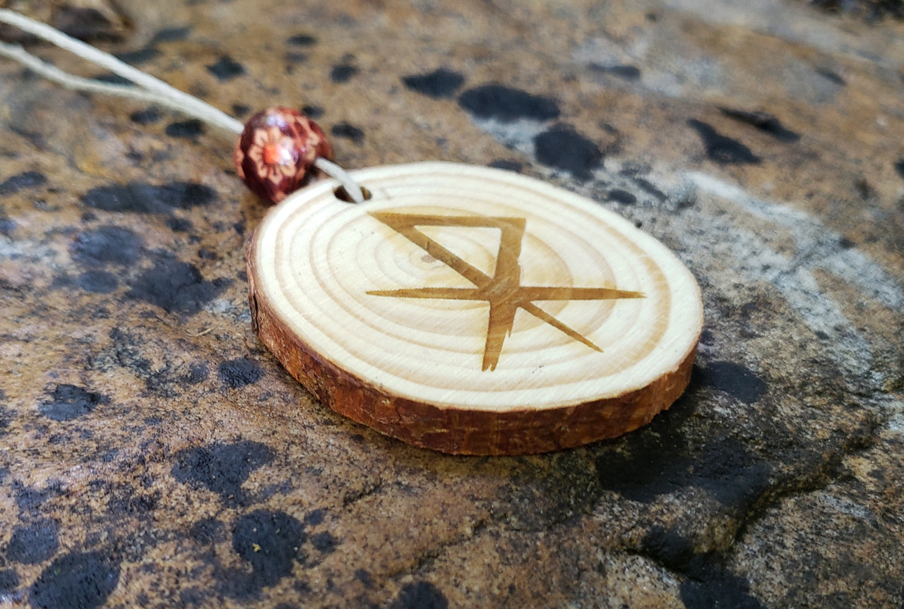 Love bind rune car charm in pine wood with hemp cord and bead, Norse Celtic design

