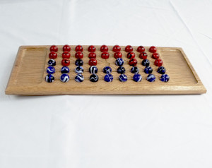 Oak Fanarona game with red and blue marbles.