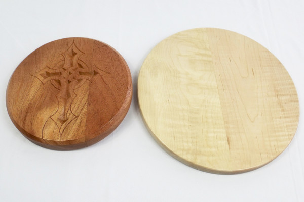 The mahogany top and the underside of the curly maple bottom.