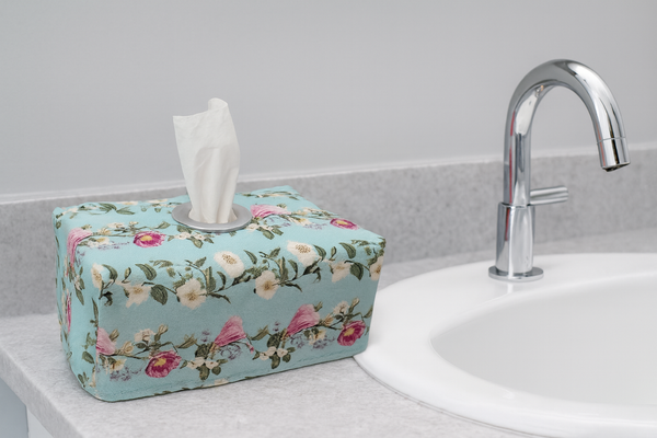 TISSUE BOX COVER PALE BLUE & PINK FLORAL TISSUE BOX COVER PALE BLUE & PINK FLORAL