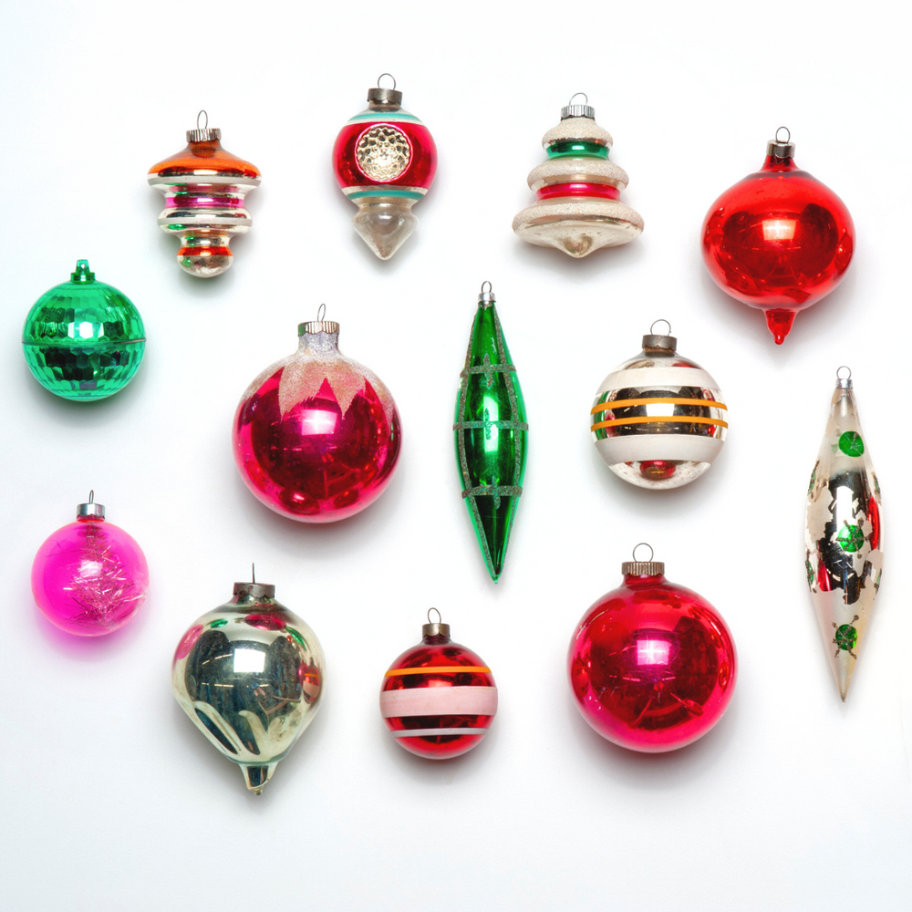 Deck the Halls: A Guide to Preserving Christmas Decorations with Desiccants