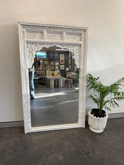 We can paint the mirror all white also like this