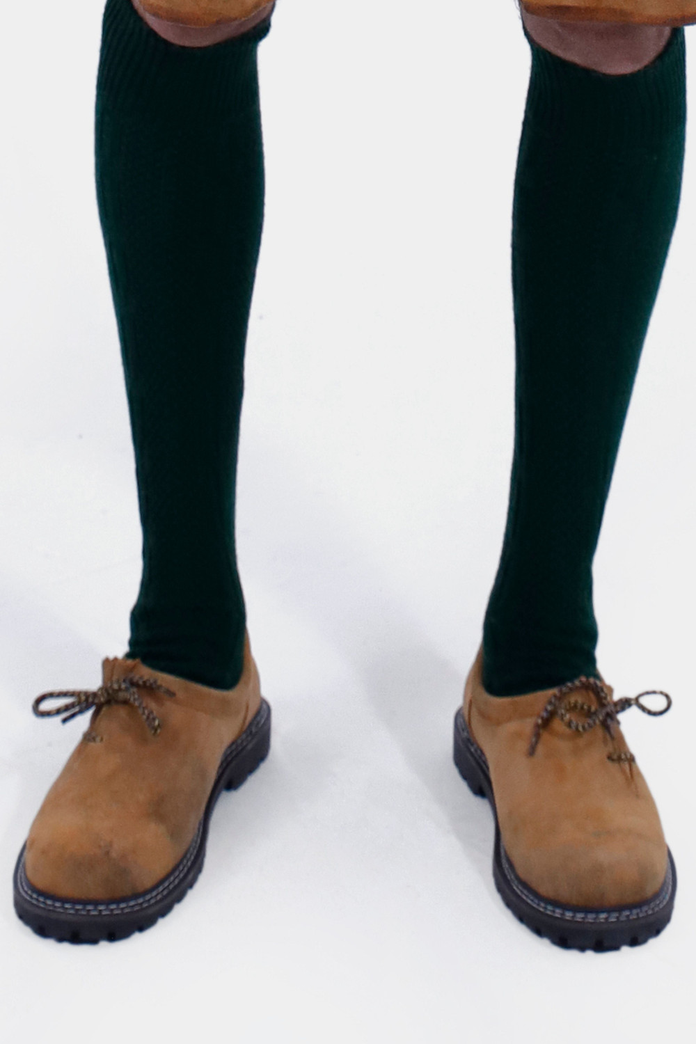 Man wearing Albrecht Bavarian Shoes in tan brown color with double shaded laces. herren trachtenschuhe , trachtenschuh herren​