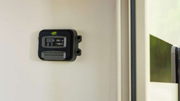 Battery Tender 10A PWM/150W/12V Indoor Solar Controller System - 021-1175