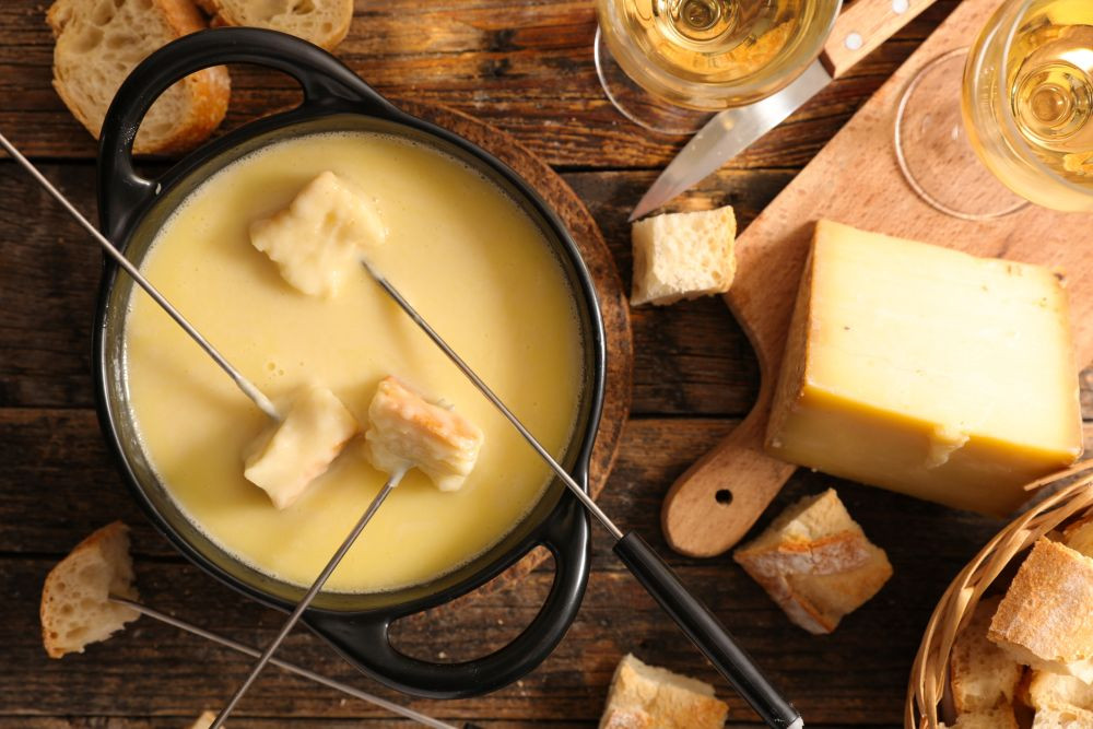 The Swiss Bakery Own Cheese Fondue Blend [26oz] - SwissFavorites