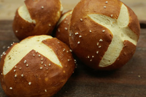 Laugen Roll [∼3oz]