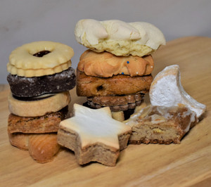 Assortment of Traditional Swiss Christmas Cookies [1.25lbs]