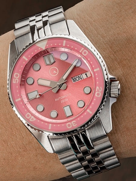 Islander 38mm Automatic Dive Watch with AR sapphire crystal, all