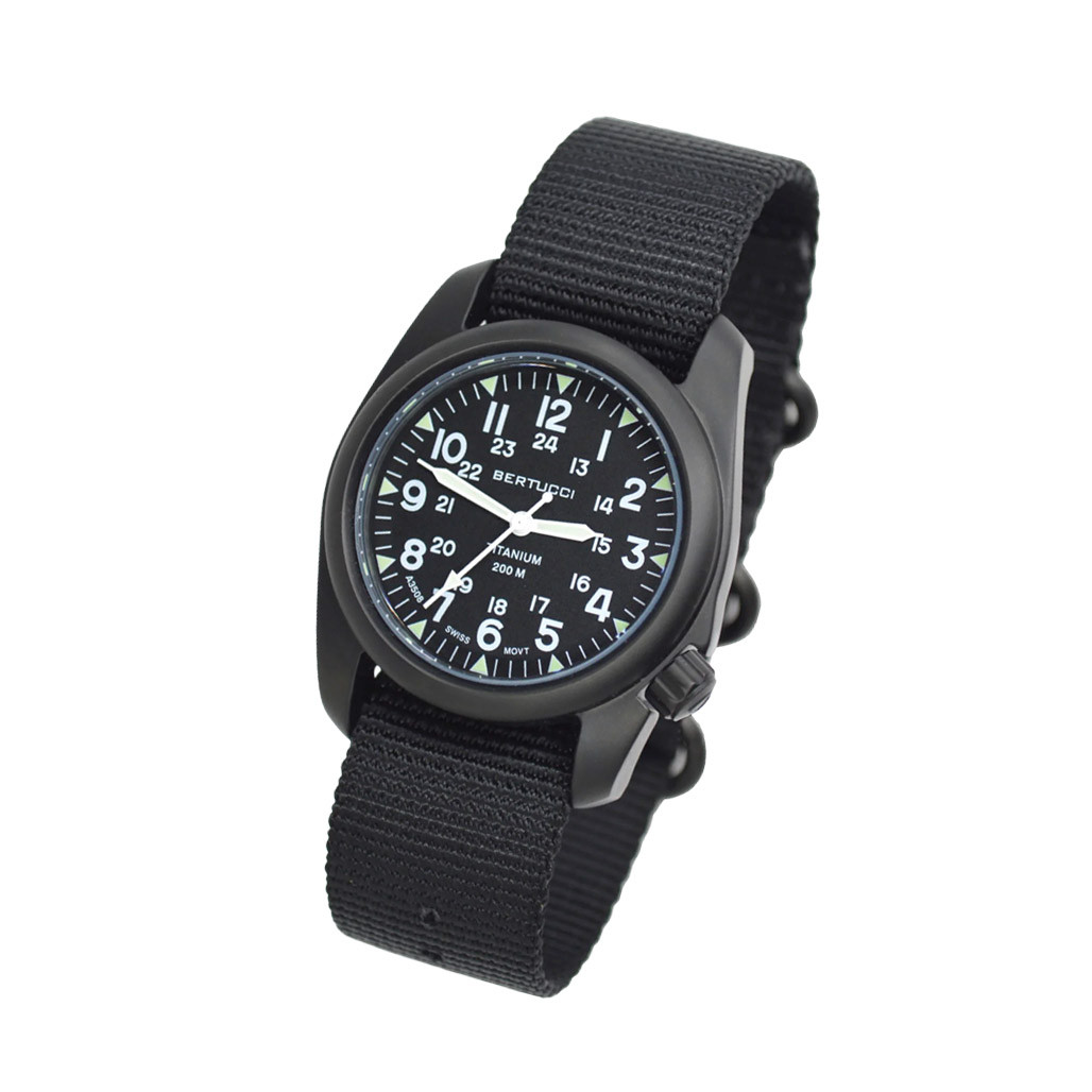 美品　BERTUCCI 12027 A-2T VINTAGE Bertucci A-2T Vintage Black Titanium Watch with Black Nylon Strap