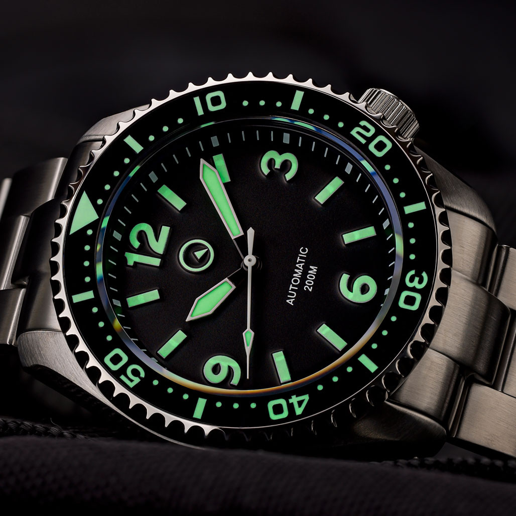 Islander Pilot-Style Dial Automatic Dive Watch with Bracelet, AR