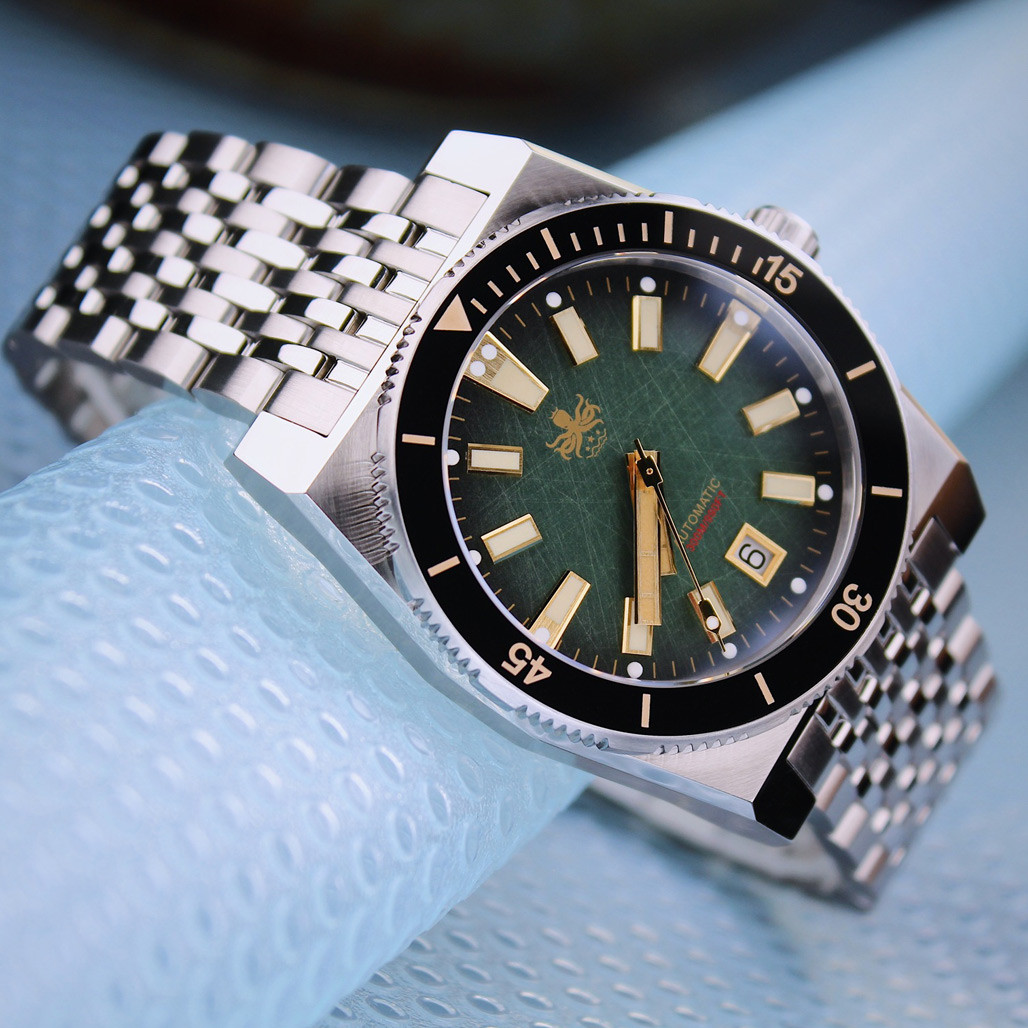 Phoibos Narwhal 300M Automatic Diver with Green Dial #PY037A
