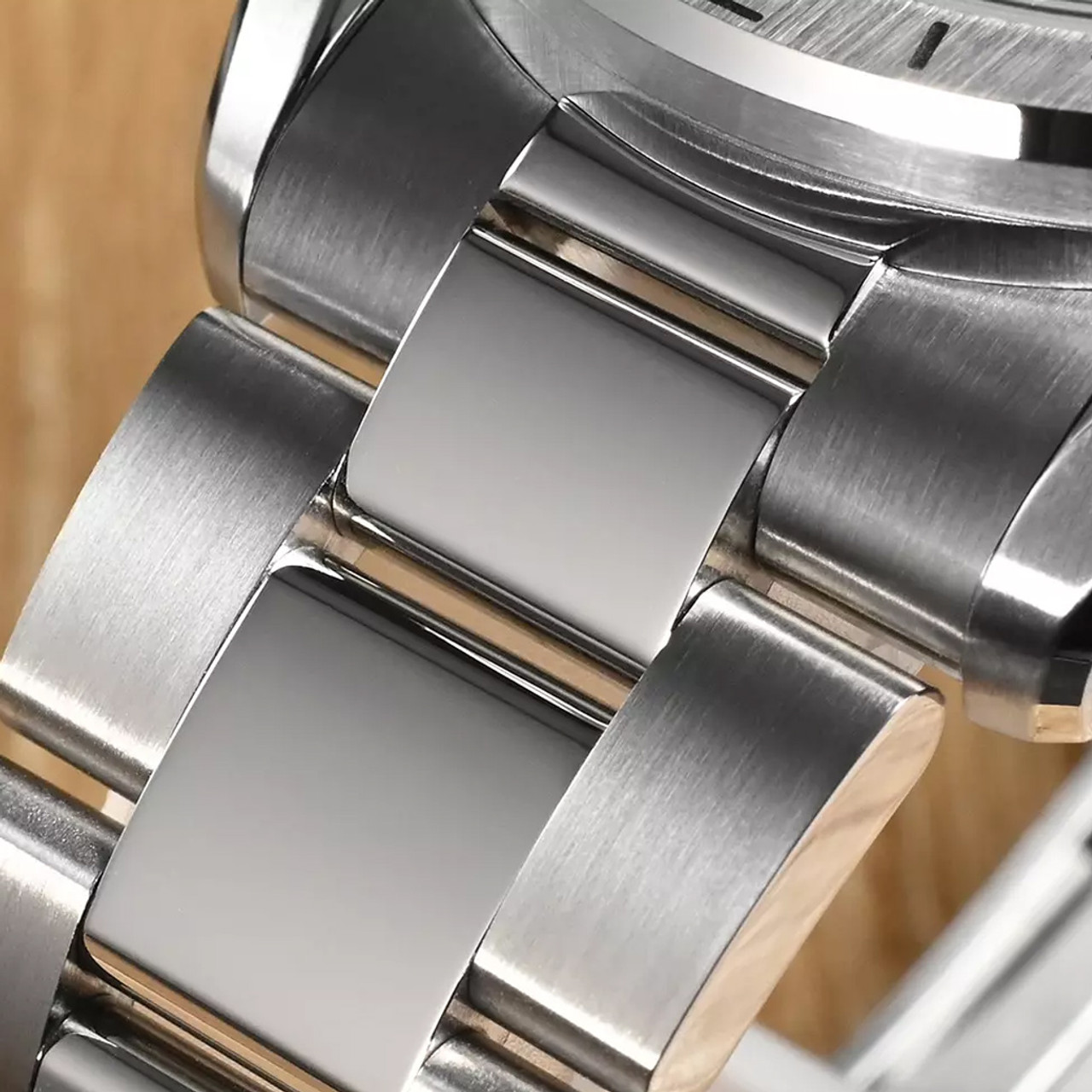 San Martin 39mm Automatic GMT Watch with White Desert Dial