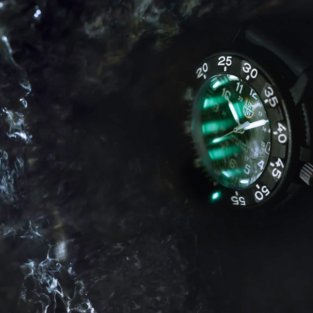 LUMINOX 8301 NAVY SEAL ミリタリーウォッチ 美品 箱付 Luminox Navy SEAL Original 3001 Tritium Dive Watch #XS.3001.F