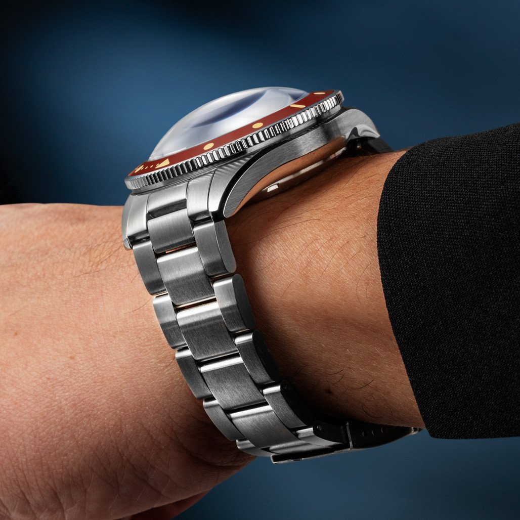 Spinnaker Challenger Automatic 300 Meter Fiery Red Dive Watch #SP