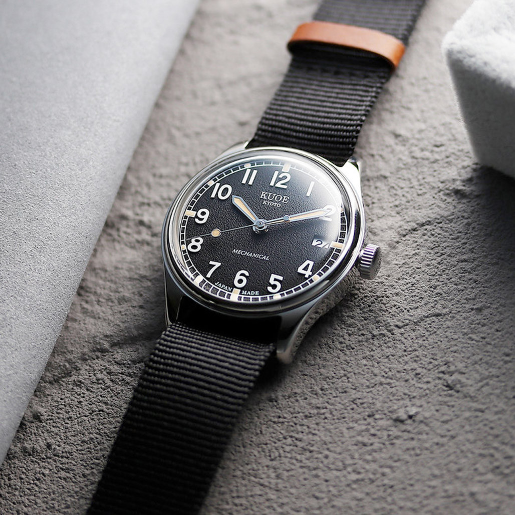 KUOE（クオ）OLD SMITH 90-002 ブラック 35mm KUOE Old Smith 90-002 Automatic 35mm Watch with Black Dial