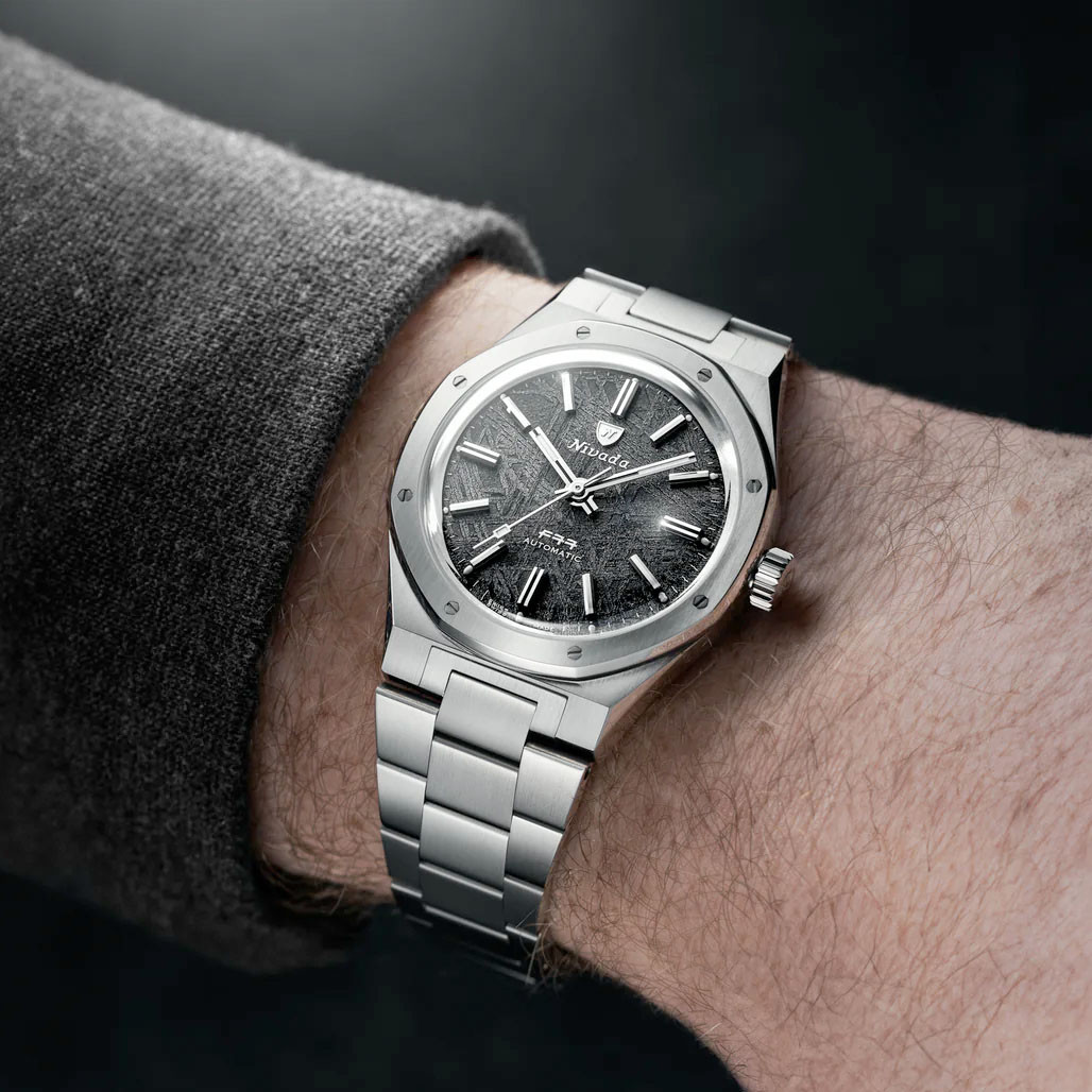 セカンドメル Nivada Grenchen 37mm F77 Watch with Meterorite Dial #68016A77