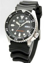 Scratch and Dent - Seiko Automatic Dive Watch with Offset Crown and Rubber Dive Strap #SKX007K1 23