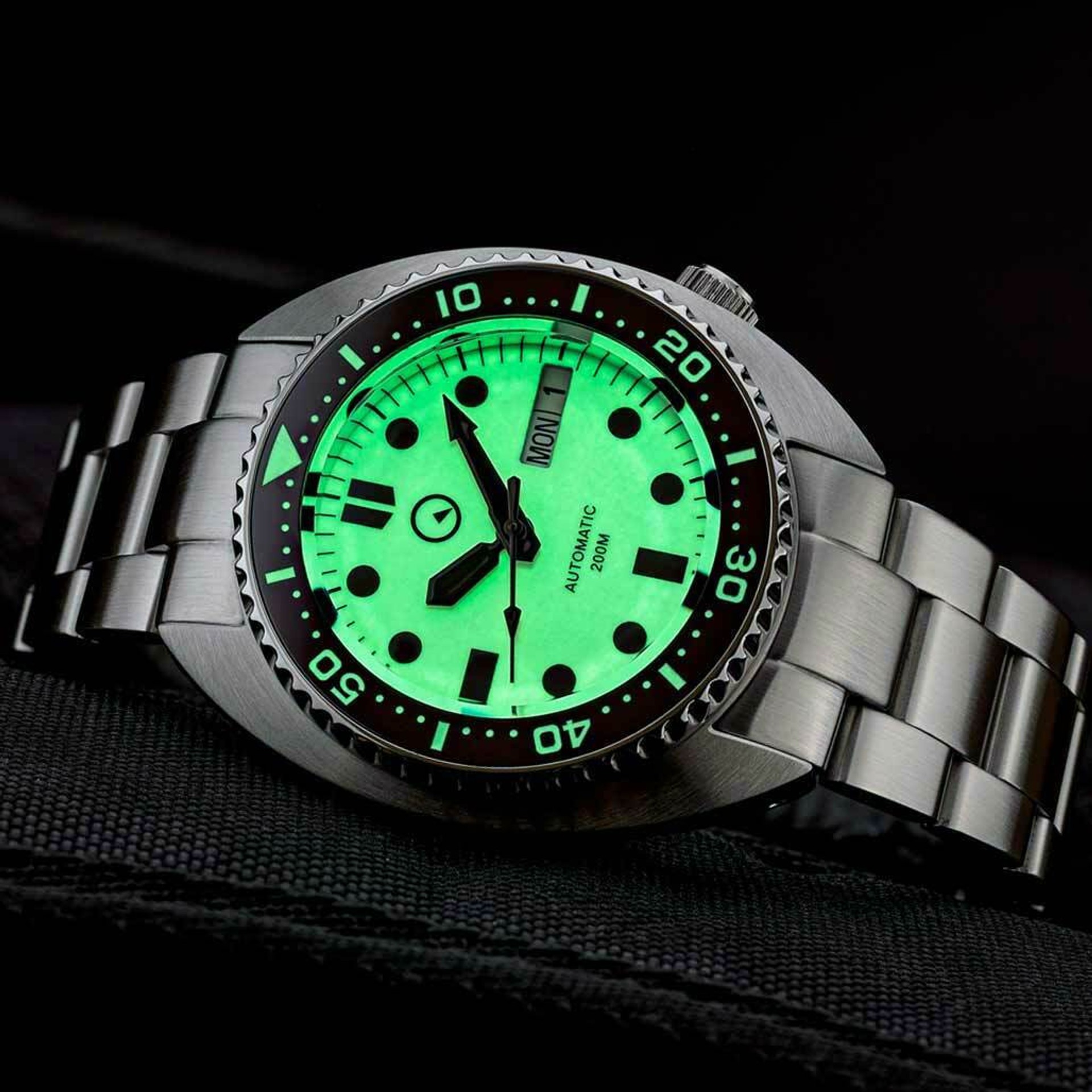 Islander Luminous Dial Automatic Dive Watch with AR Sapphire Crystal
