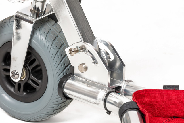 TravelScoot Escape single-hinge folding mechanism