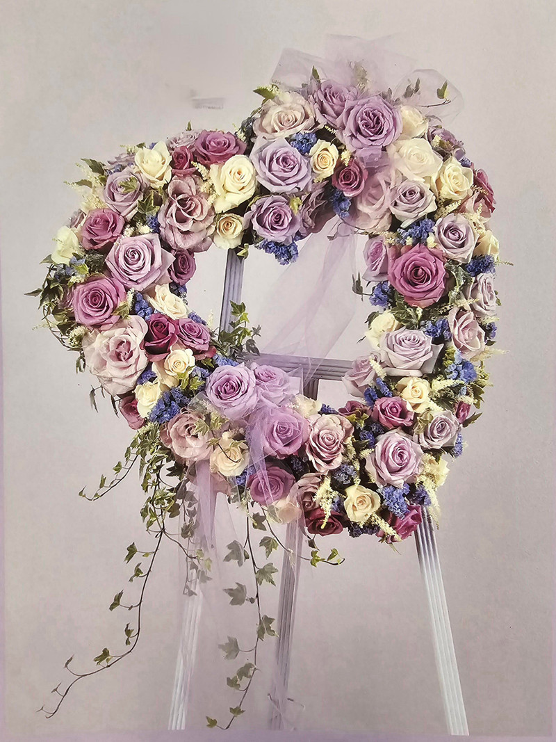 Lavender Open Heart Standing Spray